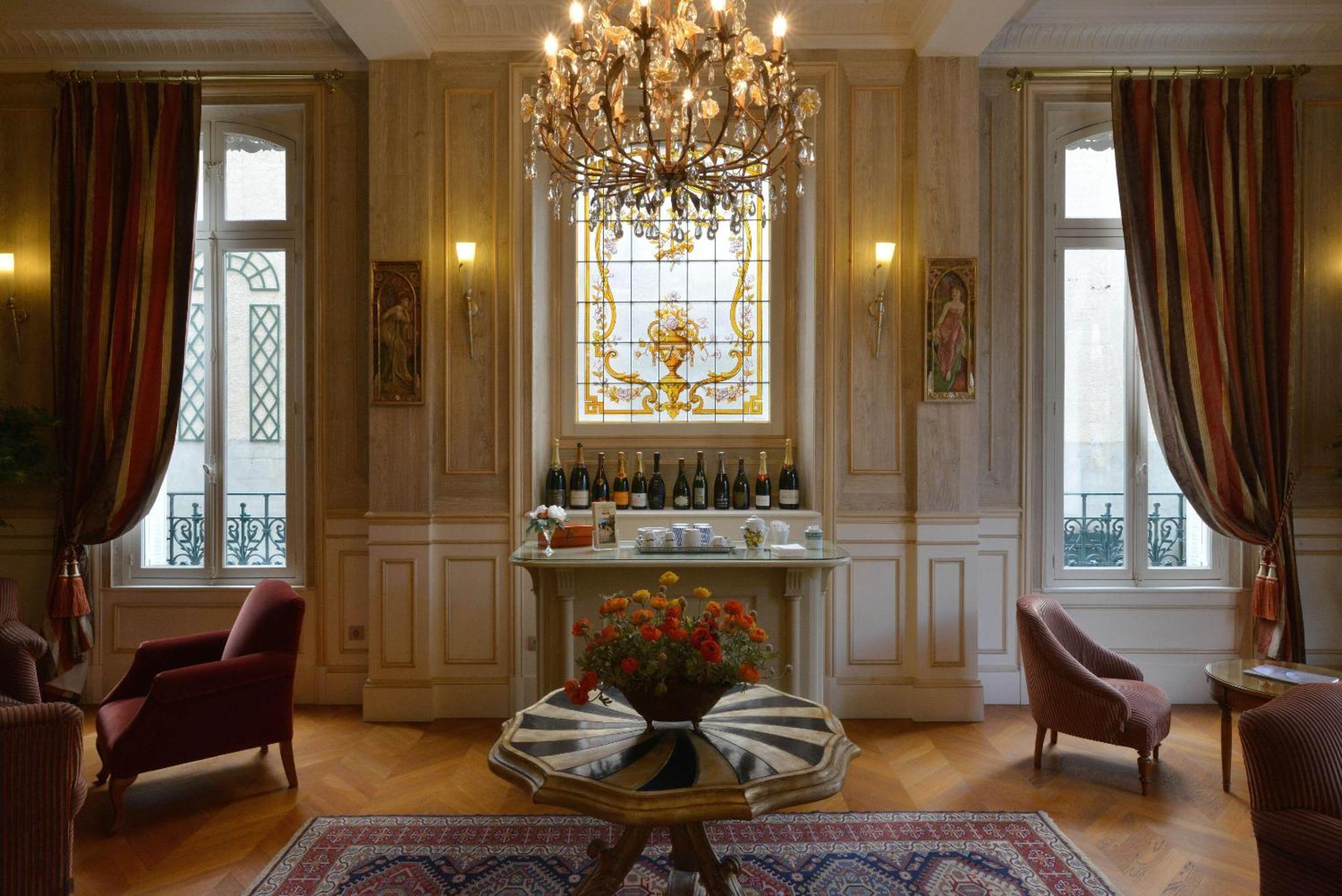 Hotel Castel Jeanson Ay-Champagne Bagian luar foto