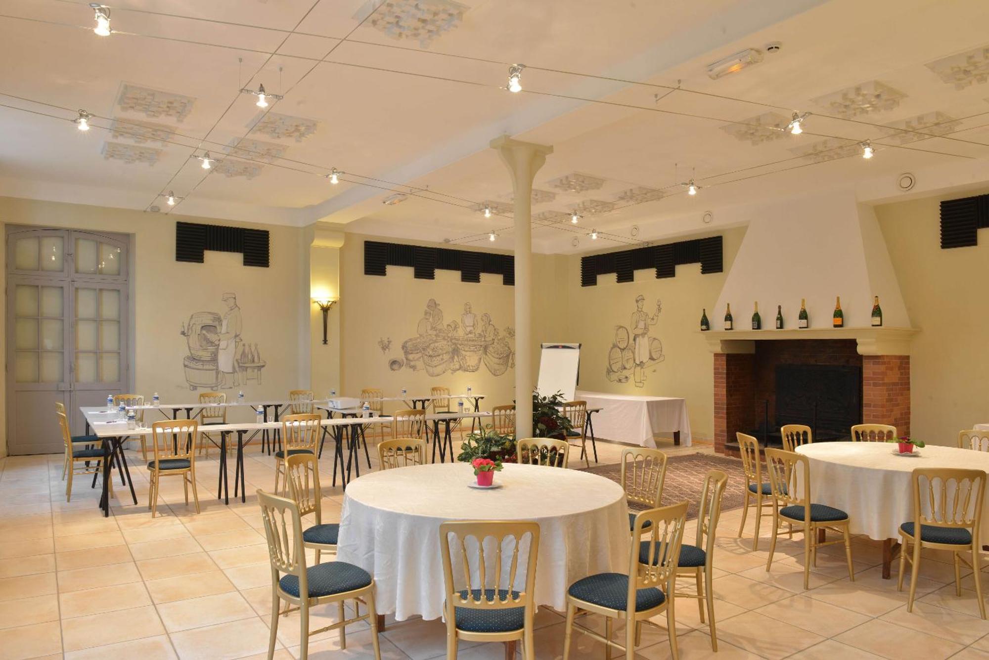 Hotel Castel Jeanson Ay-Champagne Bagian luar foto