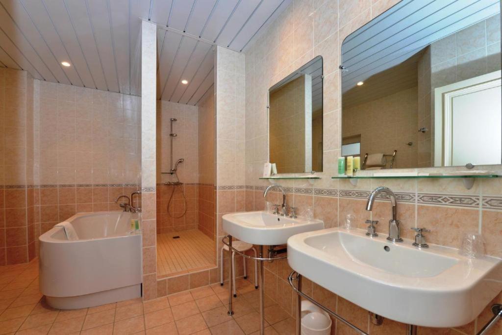 Hotel Castel Jeanson Ay-Champagne Ruang foto