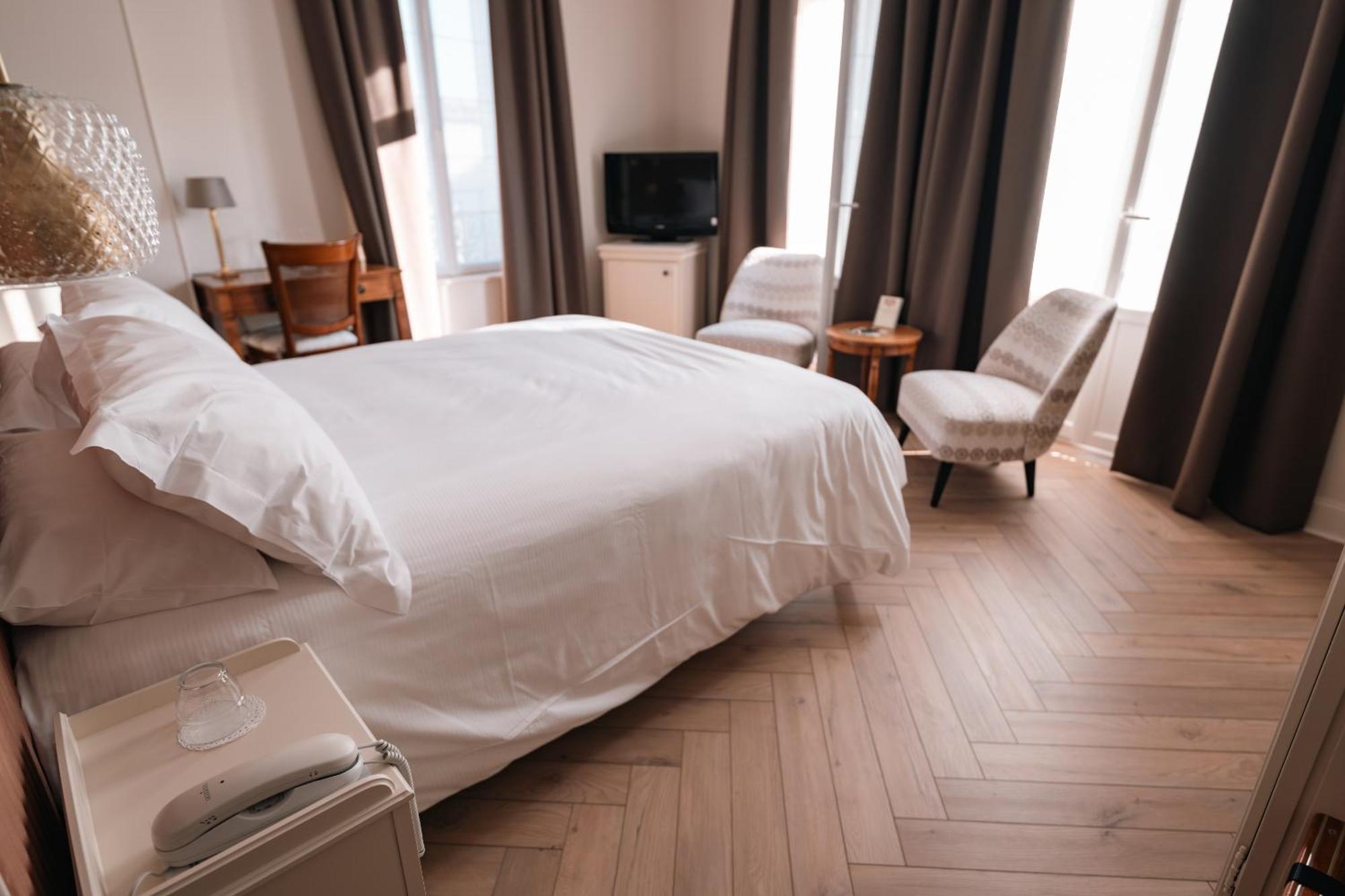 Hotel Castel Jeanson Ay-Champagne Bagian luar foto