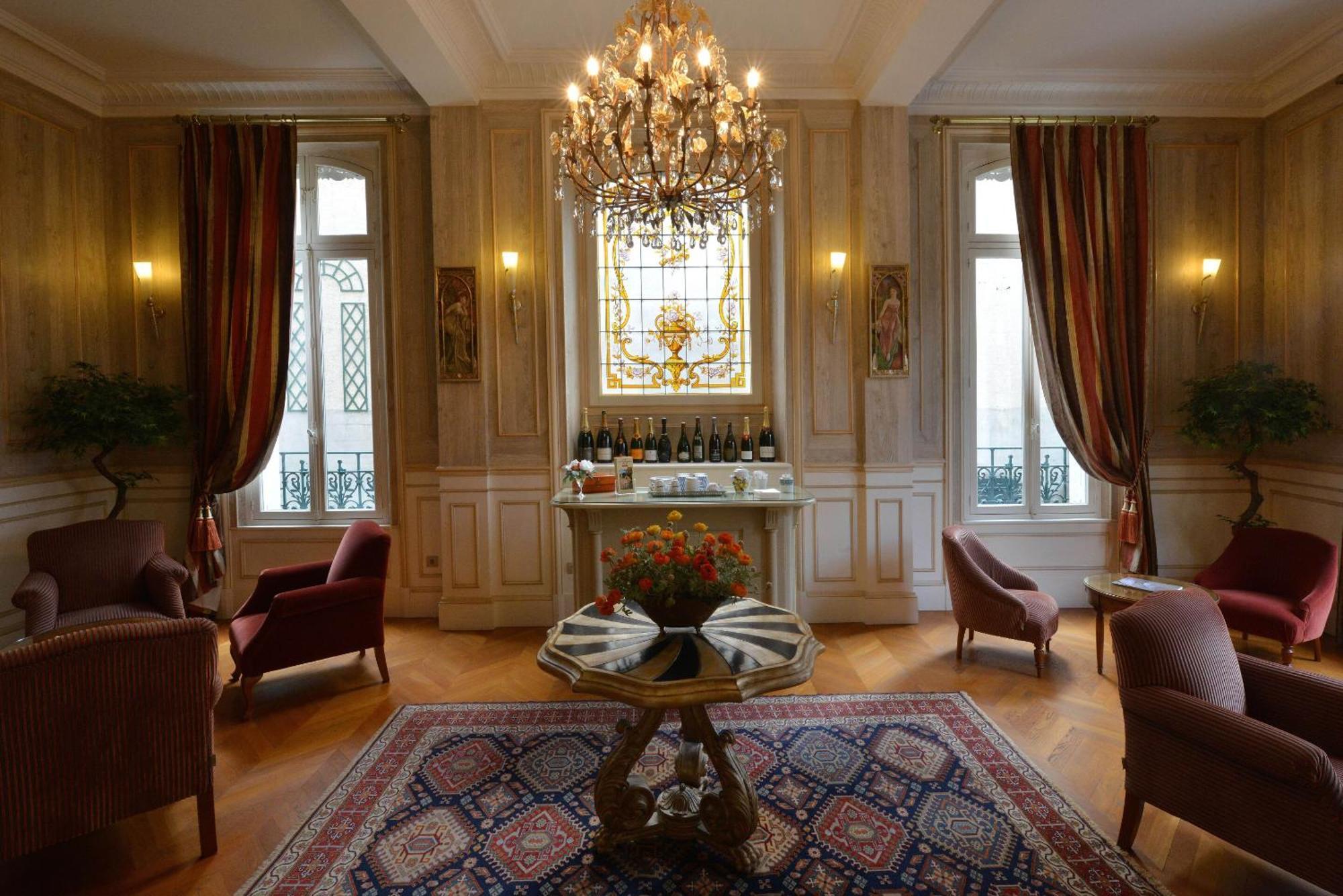 Hotel Castel Jeanson Ay-Champagne Bagian luar foto